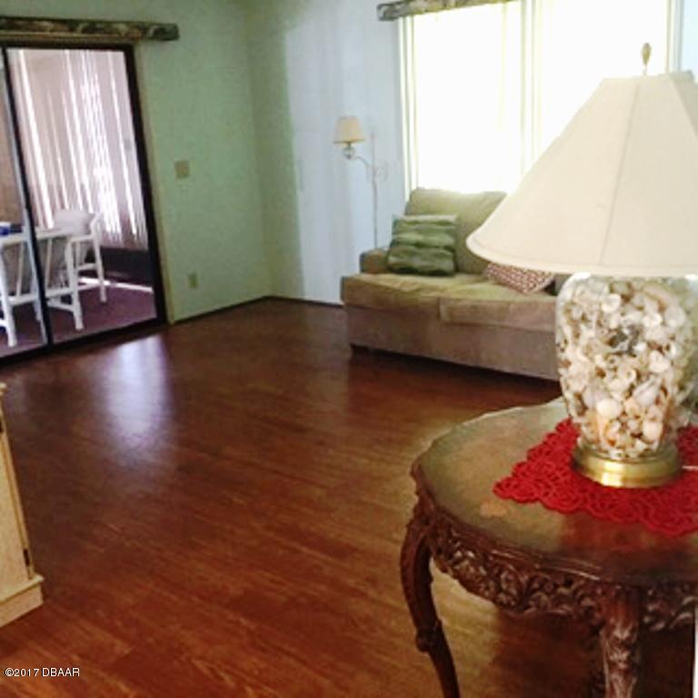 206 Schooner Avenue, Edgewater, FL 32141