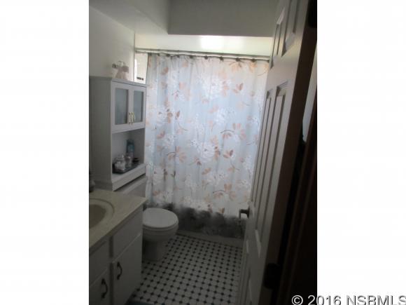 3327 Pine Tree Dr, Edgewater, FL 32141