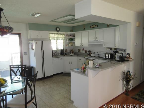 3327 Pine Tree Dr, Edgewater, FL 32141
