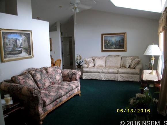 302 Pine Breeze Dr, Edgewater, FL 32141