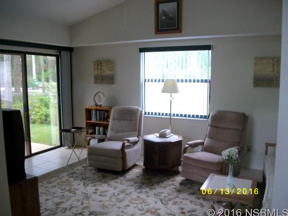 302 Pine Breeze Dr, Edgewater, FL 32141