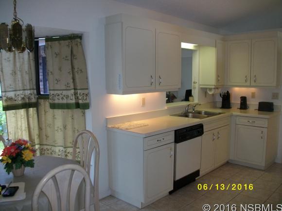 302 Pine Breeze Dr, Edgewater, FL 32141