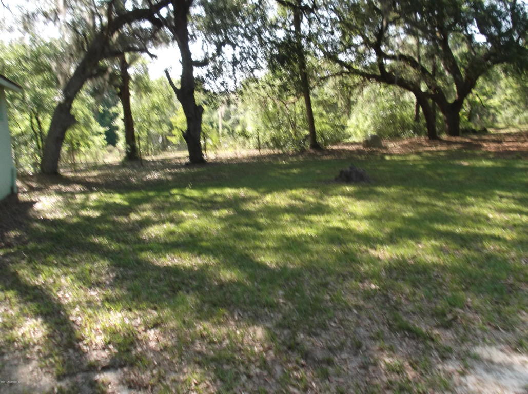 193 West STRICKLAND RD, Interlachen, FL 32148