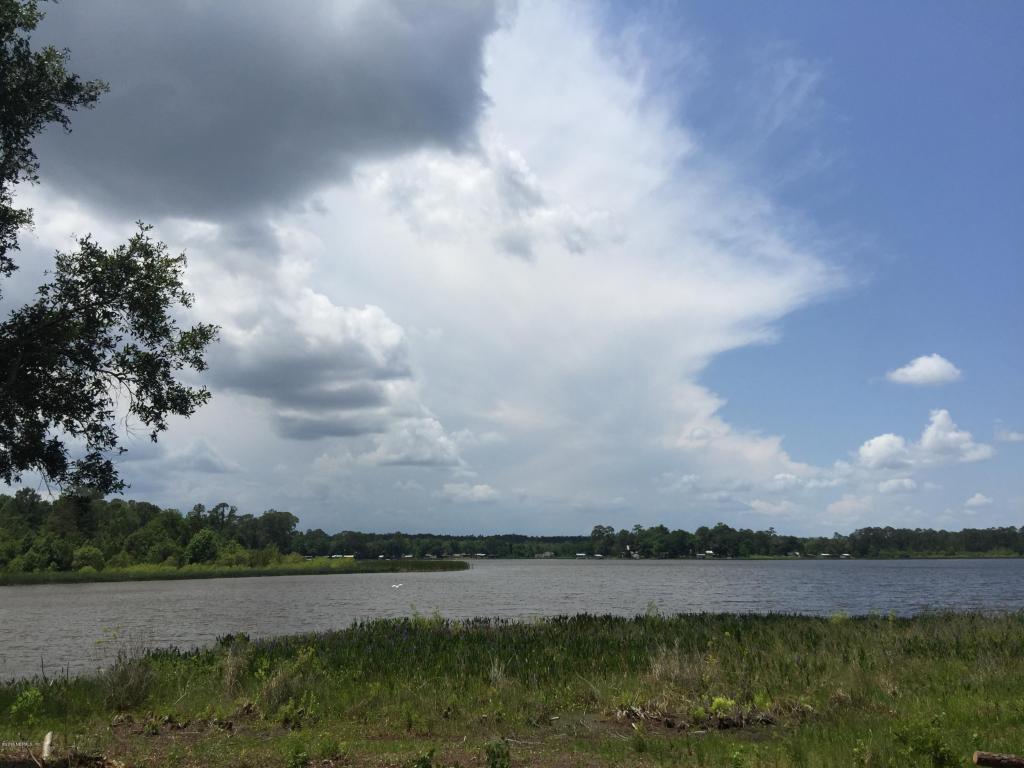 303 YAWN AVE, Interlachen, FL 32148