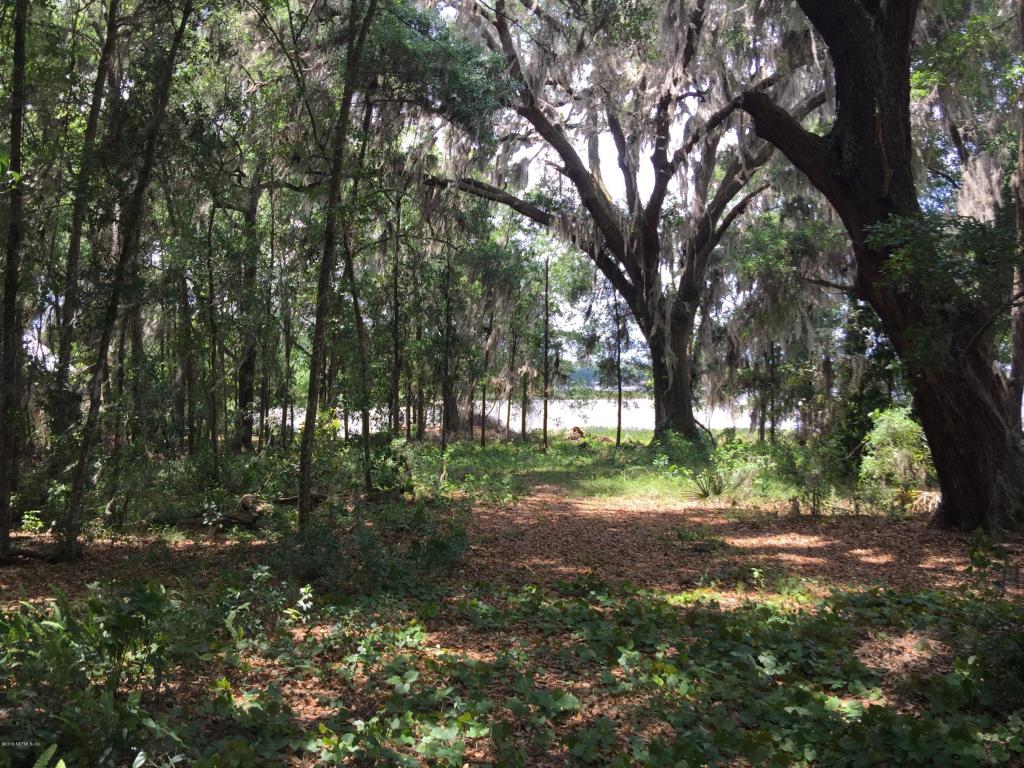 303 YAWN AVE, Interlachen, FL 32148