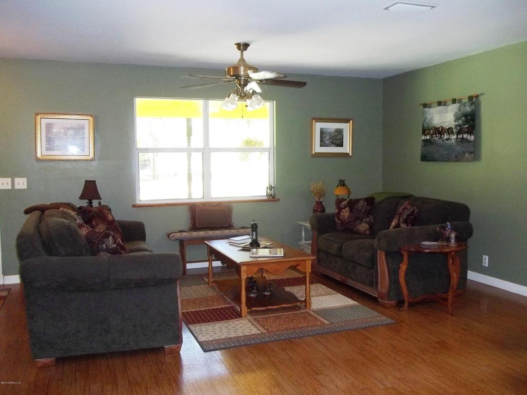 702 South COUNTY RD 315, Interlachen, FL 32148