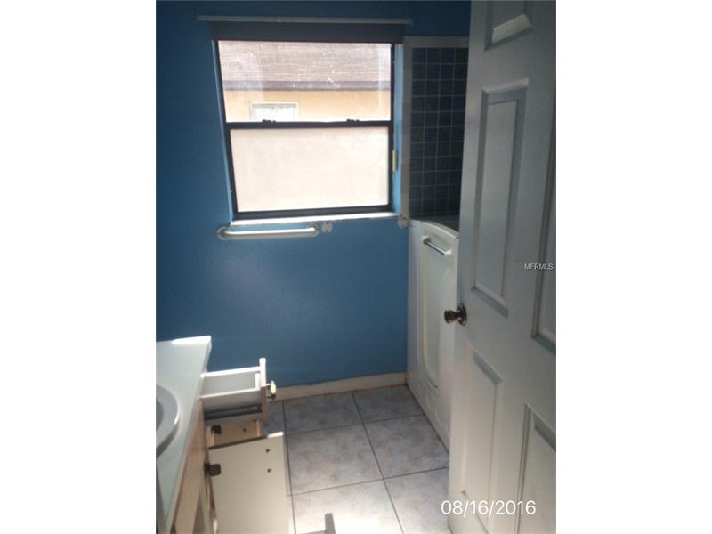 324 W Lady Lake Blvd, Lady Lake, FL 32159
