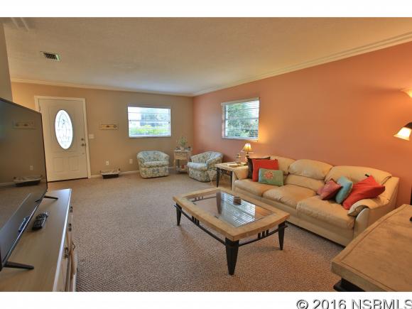 837 11th Ave, New Smyrna Beach, FL 32169
