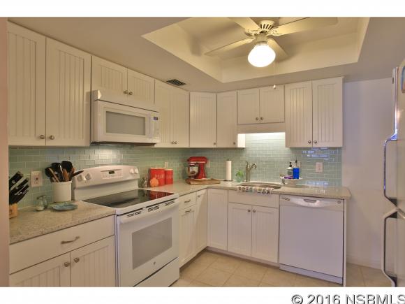837 11th Ave, New Smyrna Beach, FL 32169