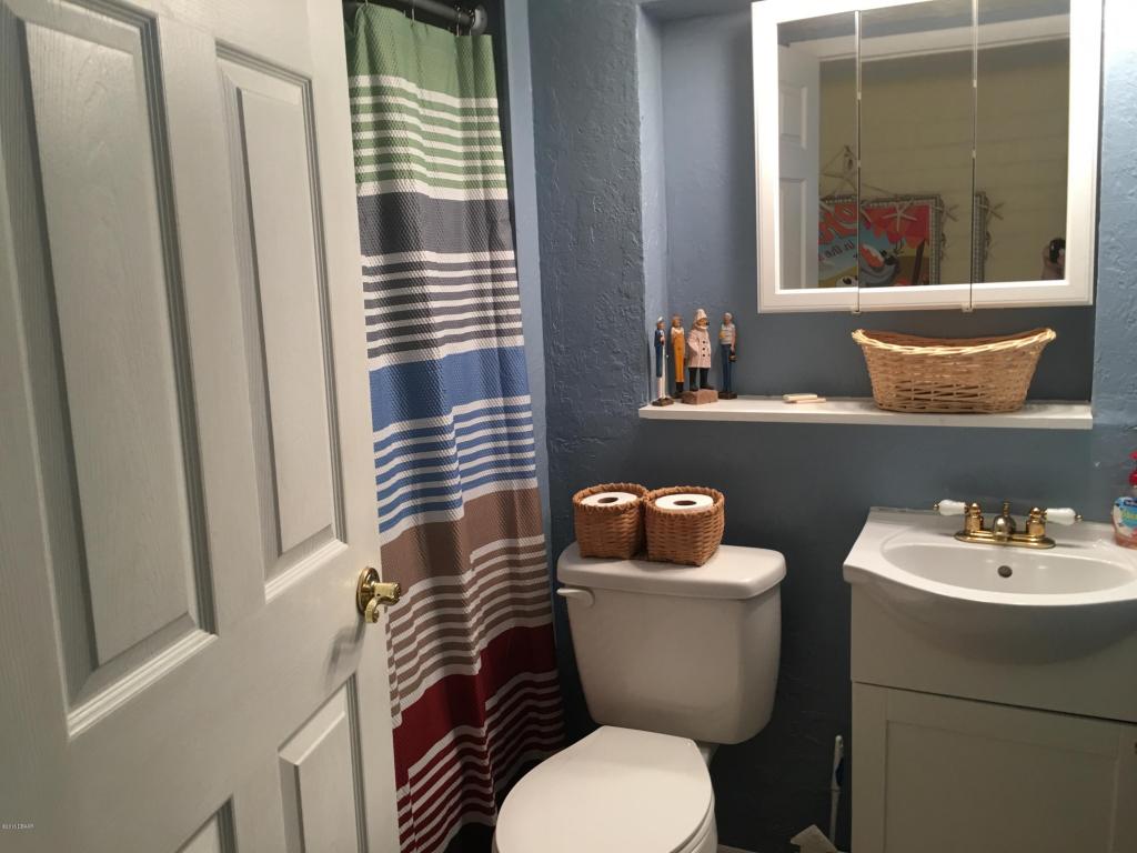 8 Brooks Drive, Ormond Beach, FL 32176