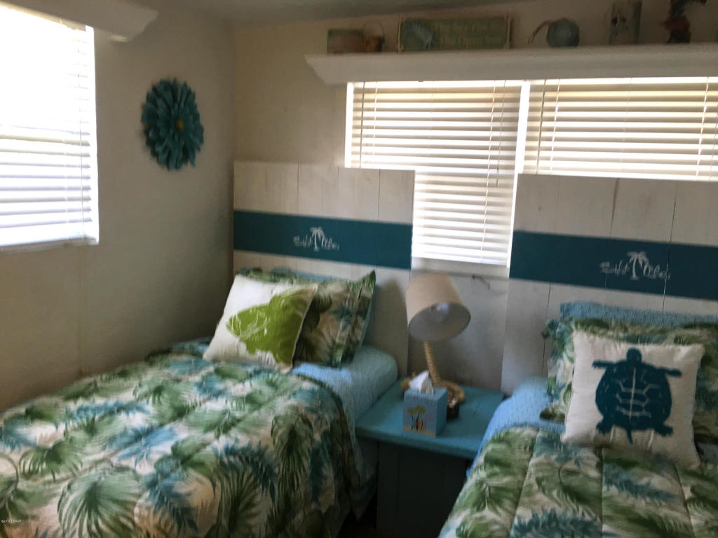 8 Brooks Drive, Ormond Beach, FL 32176