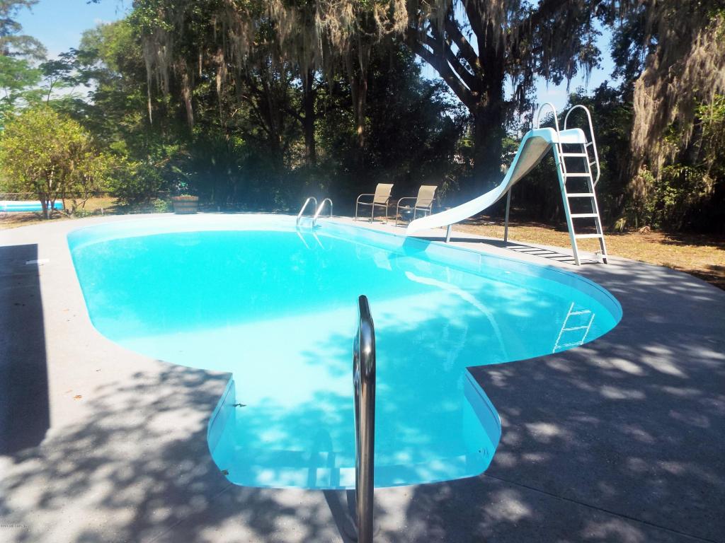 2016 TWIGG ST, Palatka, FL 32177