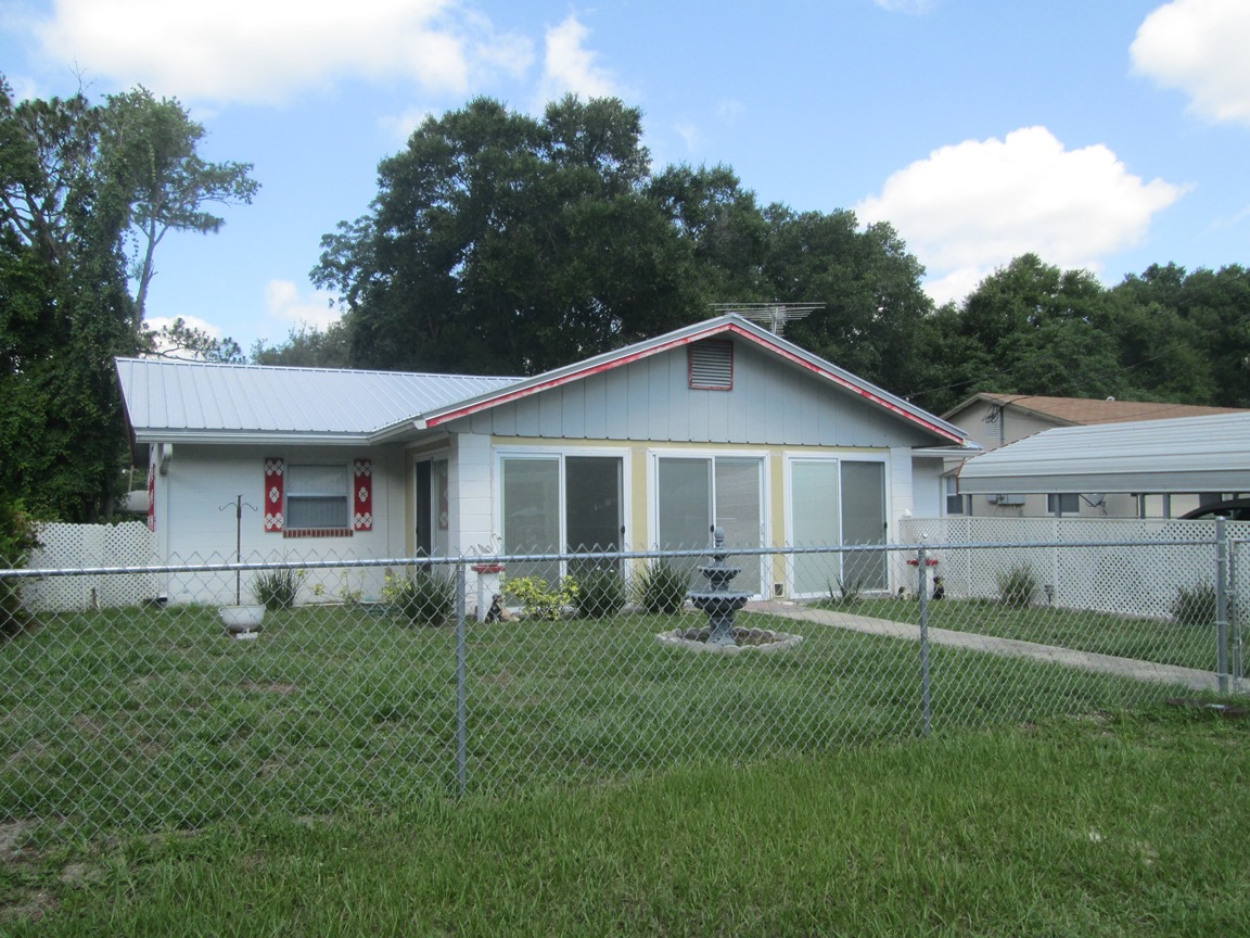 1918 Locust Ave, Palatka, FL 32177