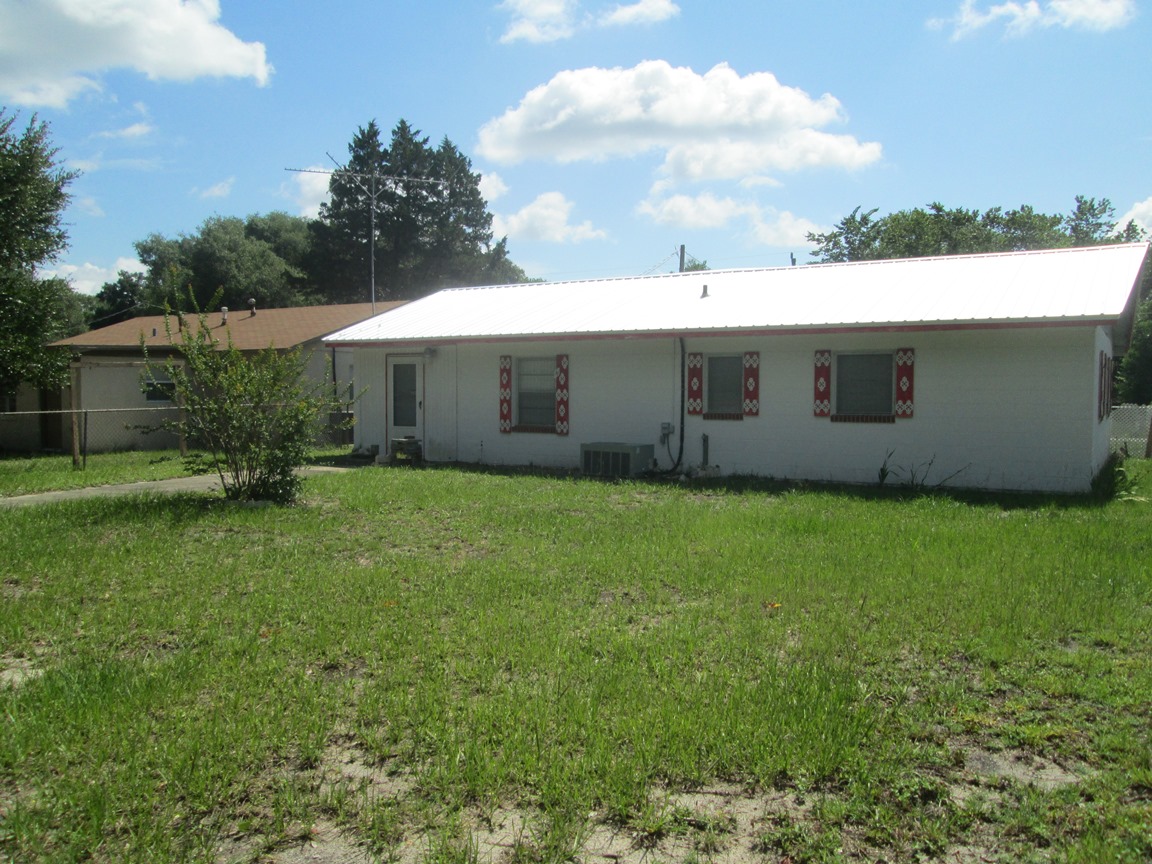 1918 Locust Ave, Palatka, FL 32177
