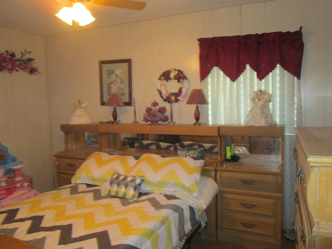 1918 Locust Ave, Palatka, FL 32177