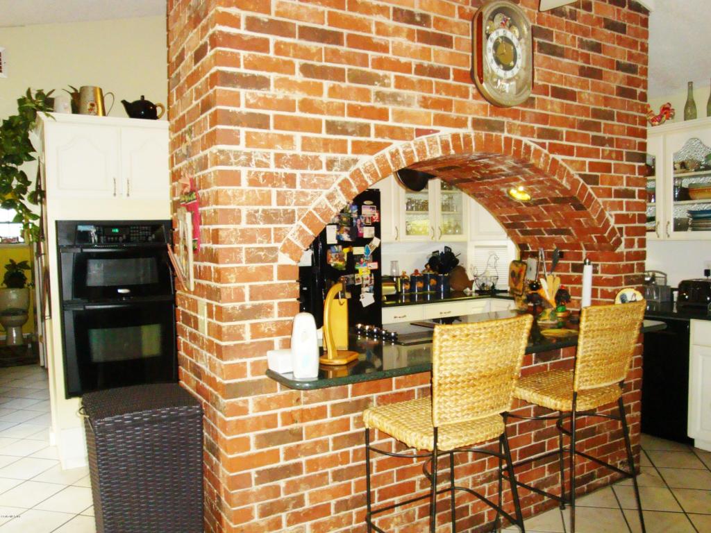16695 SE 54TH Street, Ocklawaha, FL 32179
