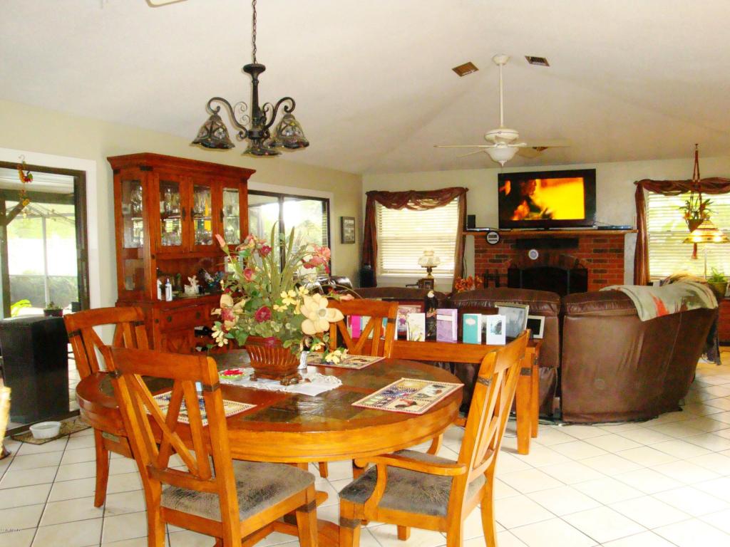 16695 SE 54TH Street, Ocklawaha, FL 32179