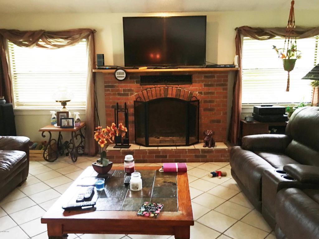 16695 SE 54TH Street, Ocklawaha, FL 32179