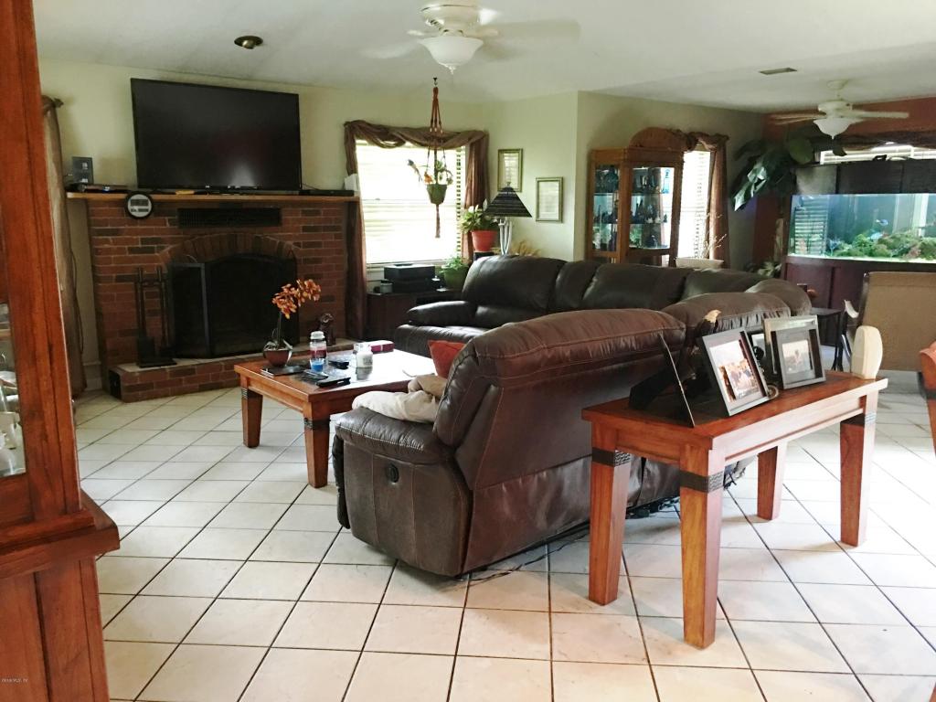 16695 SE 54TH Street, Ocklawaha, FL 32179