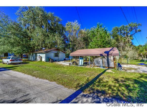 9340 SE 183 Ave Road, Ocklawaha, FL 32179