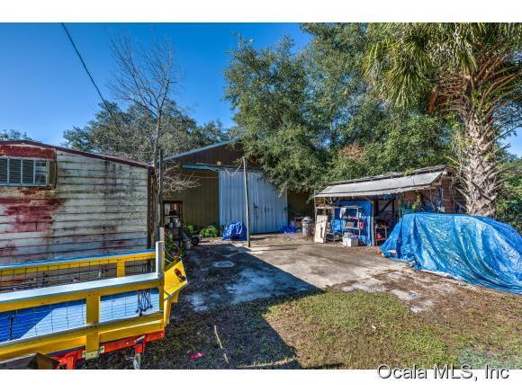 9340 SE 183 Ave Road, Ocklawaha, FL 32179