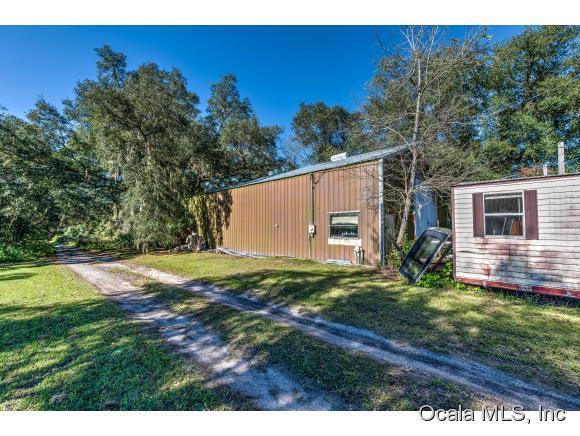 9340 SE 183 Ave Road, Ocklawaha, FL 32179