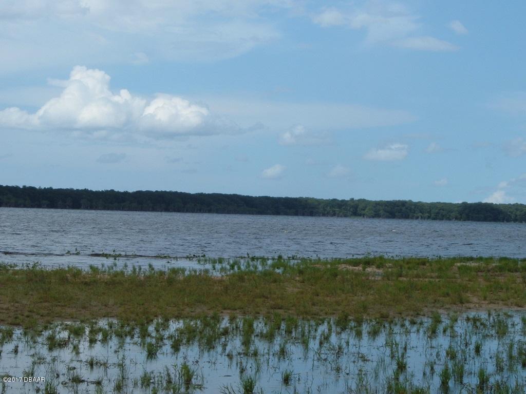175 Lake Shore, Pierson, FL 32180
