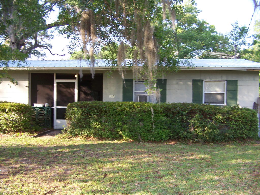 107 RAILROAD AVE, Pomona Park, FL 32181