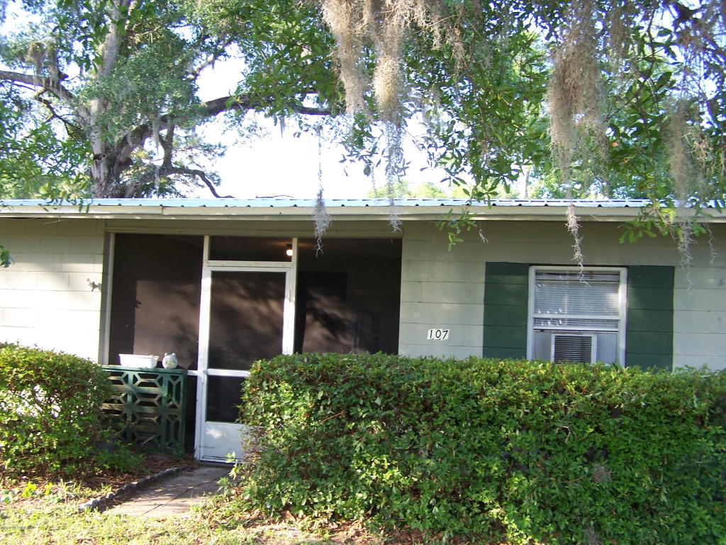 107 RAILROAD AVE, Pomona Park, FL 32181