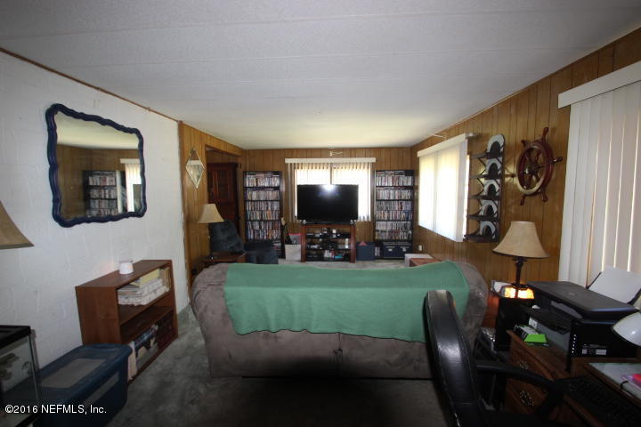 224 TROPIC AVE, Satsuma, FL 32189