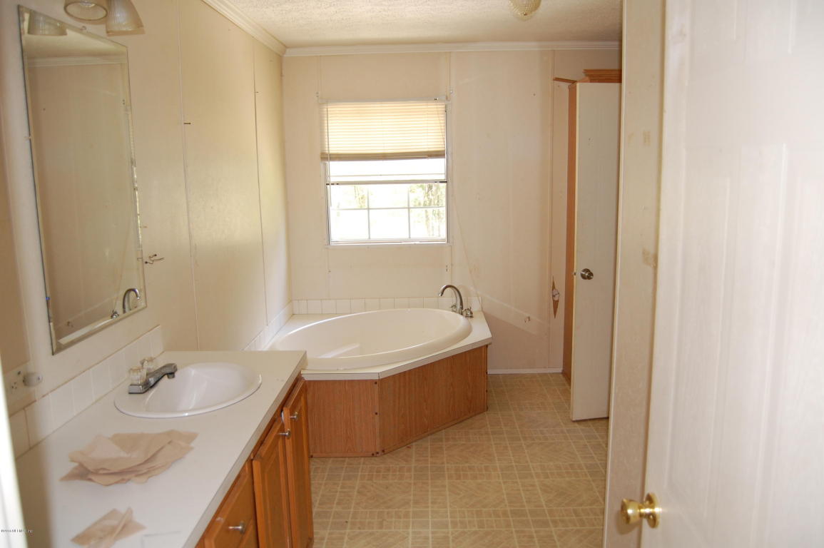 209 North 5TH ST, Satsuma, FL 32189