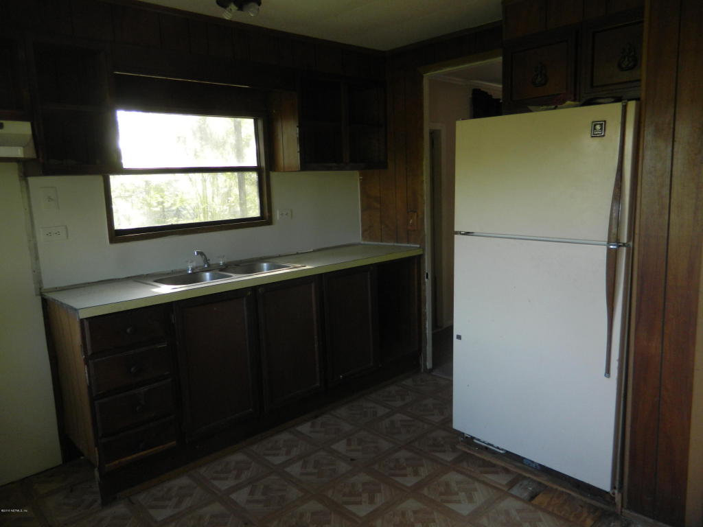 125 PALMLAND AVE, Satsuma, FL 32189