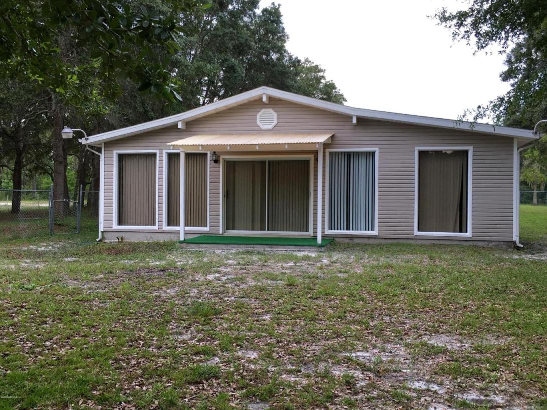 138 Lake Cir, Satsuma, FL 32189