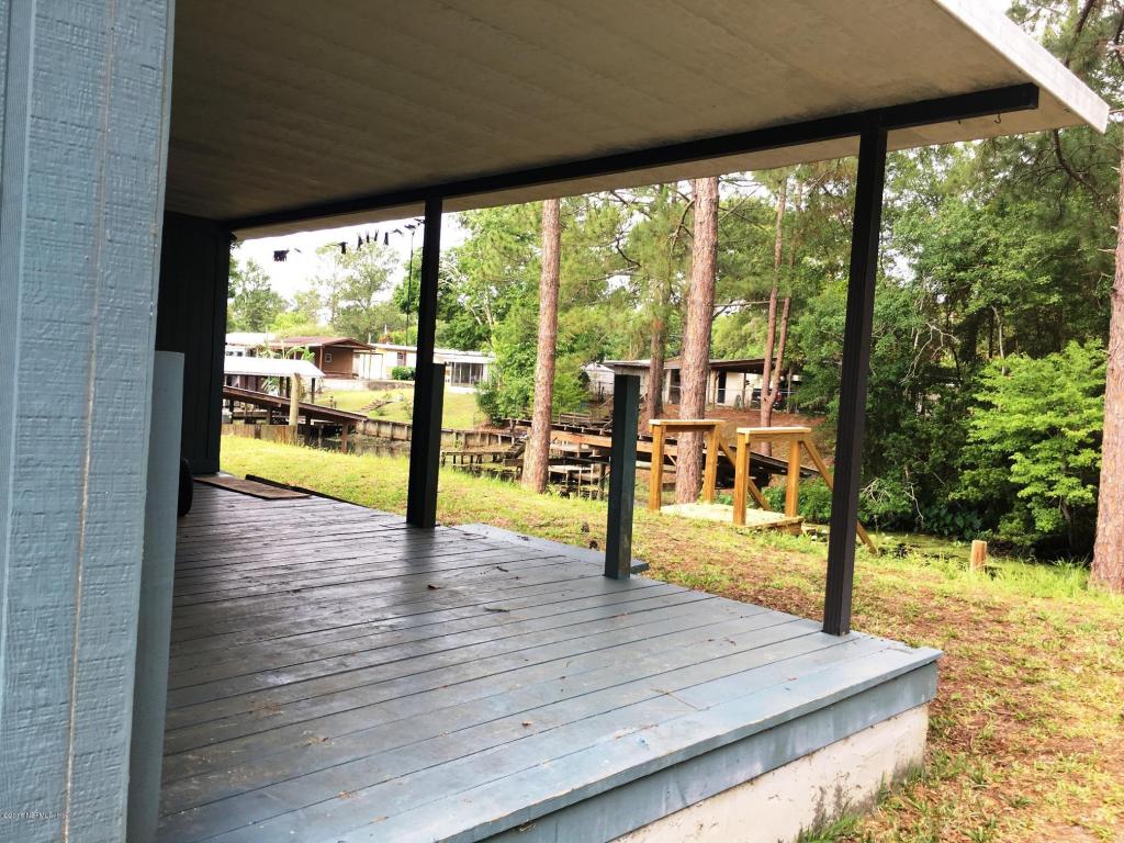 121 Waterside Avenue, Satsuma, FL 32189