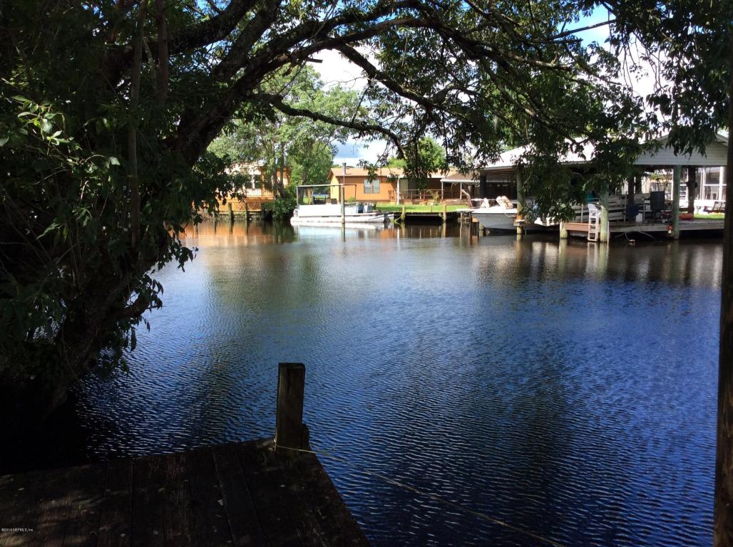 42 Scott Street, Welaka, FL 32193