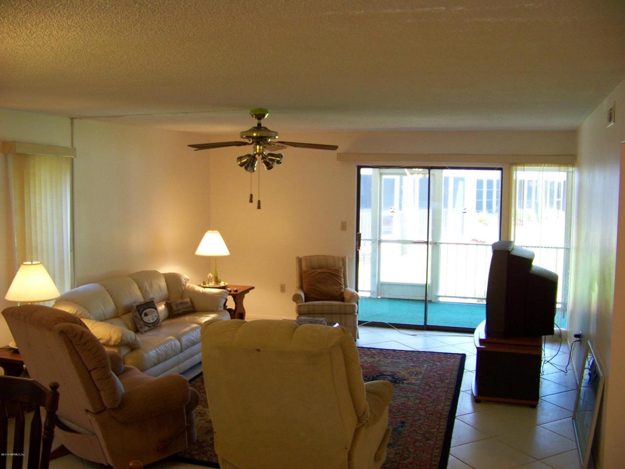 107 River Bend Ct, Welaka, FL 32193