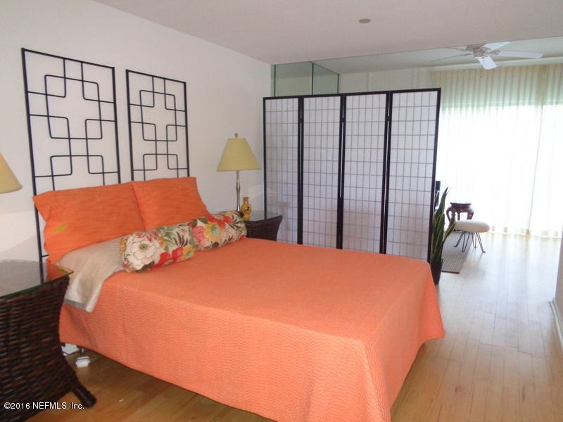 1560 LANCASTER TER, Jacksonville, FL 32204
