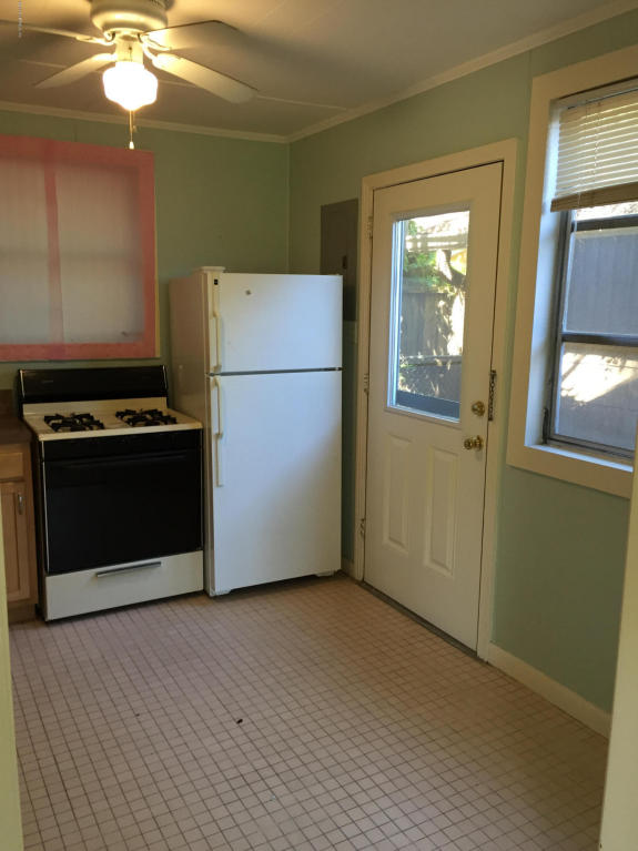1092 B WILLOW BRANCH AVE, Jacksonville, FL 32205