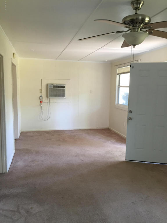 1092 B WILLOW BRANCH AVE, Jacksonville, FL 32205