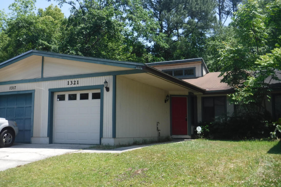 1321 ELLIS TRACE DR West, Jacksonville, FL 32205