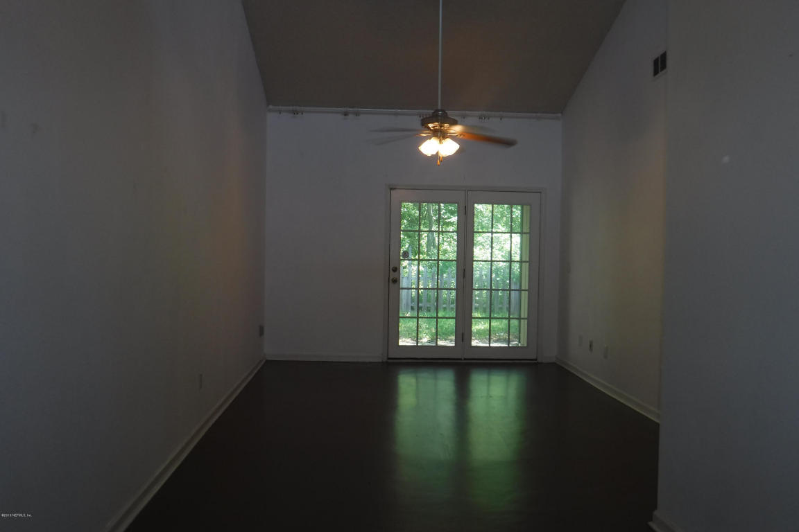 1321 ELLIS TRACE DR West, Jacksonville, FL 32205