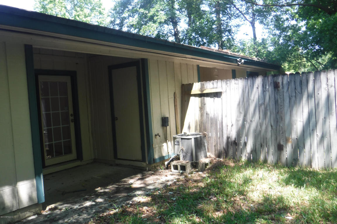 1321 ELLIS TRACE DR West, Jacksonville, FL 32205