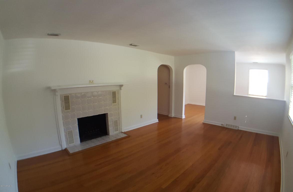 1330 HARBOR OAKS RD, Jacksonville, FL 32207