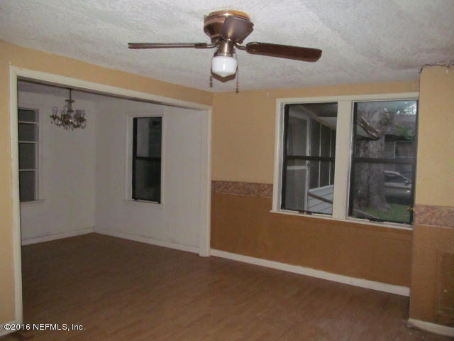 2027 CURRY LN, Jacksonville, FL 32207
