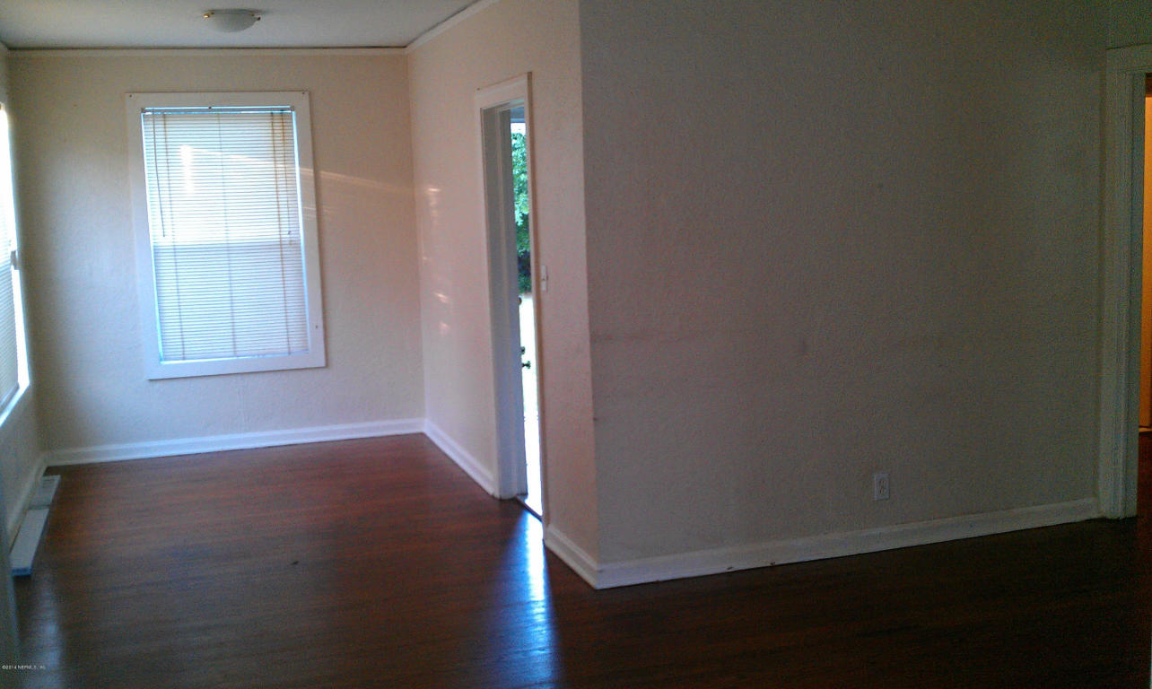 5911 SILVER PLAZA, Jacksonville, FL 32208