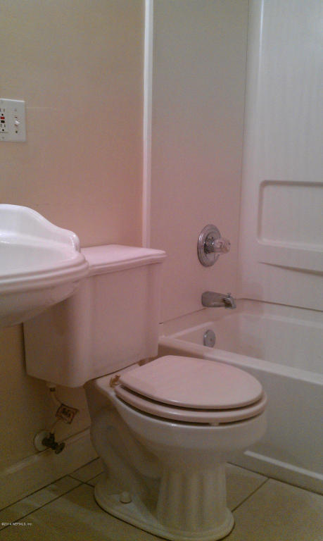 5911 SILVER PLAZA, Jacksonville, FL 32208