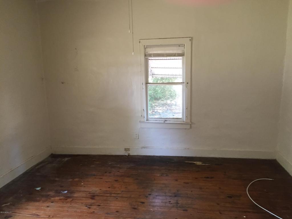 8708 1ST AVE, Jacksonville, FL 32208