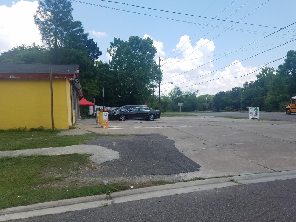 2579 KINGS RD, Jacksonville, FL 32209