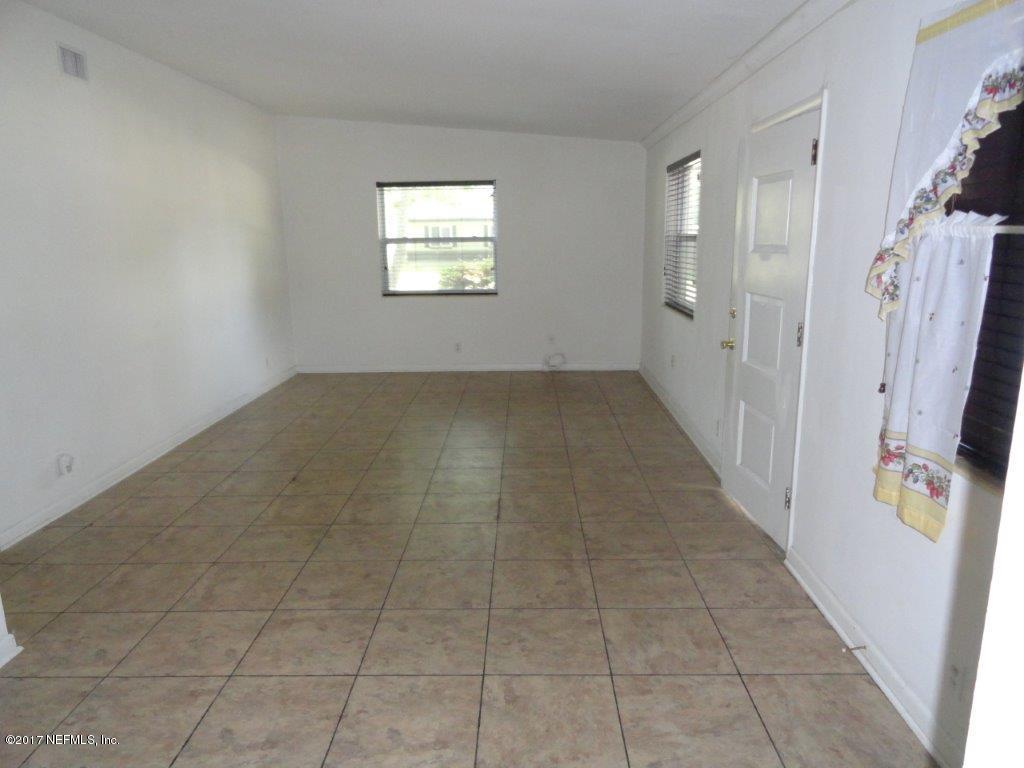 7458 PROXIMA RD, Jacksonville, FL 32210