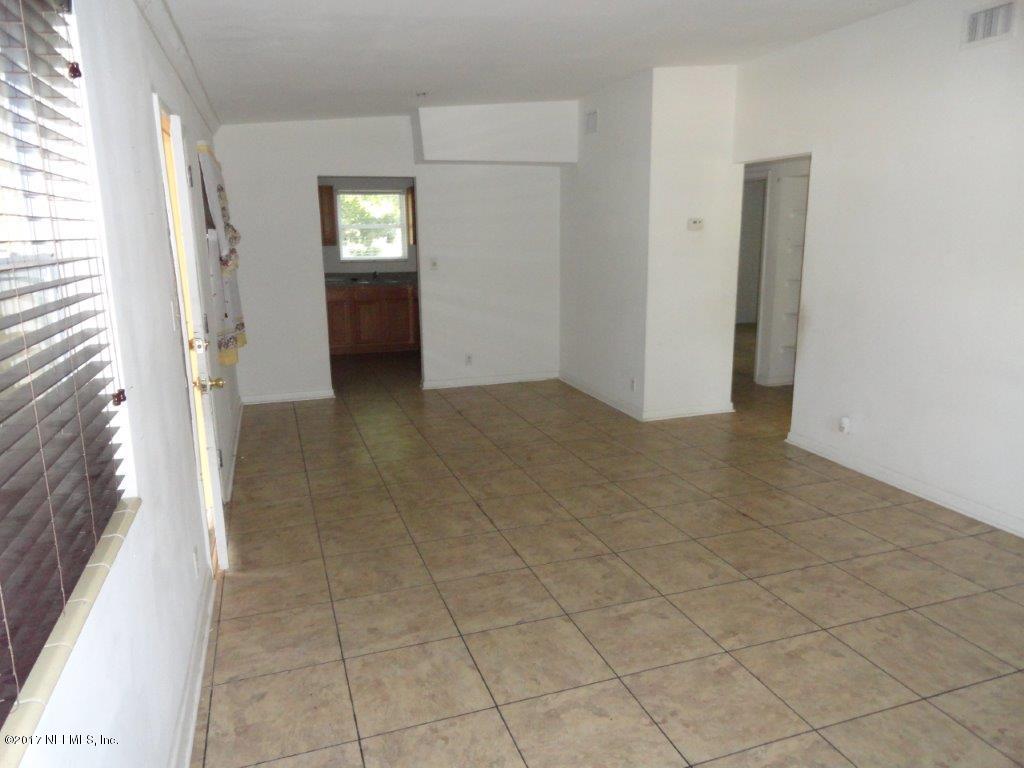 7458 PROXIMA RD, Jacksonville, FL 32210